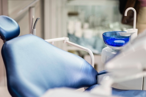 Emergency Dentist For Knocked Out Teeth: What To Do First