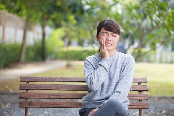 Emergency Dentist Services For Tooth Pain And Swelling