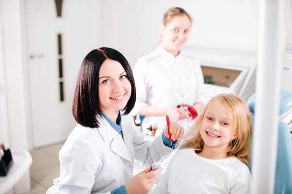 Advantages Of Seeing A Family Dentist