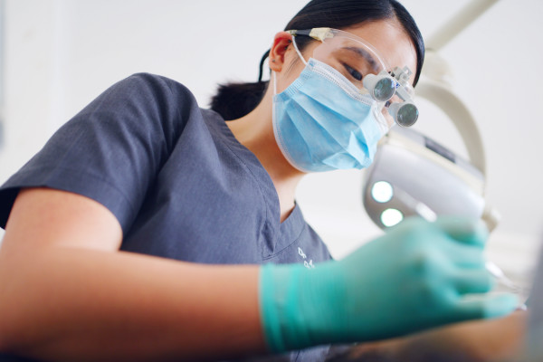 When To See An Implant Dentist After Tooth Loss