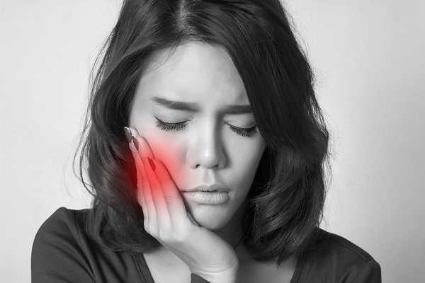 Severe Toothache Symptoms That Require Emergency Dental Care